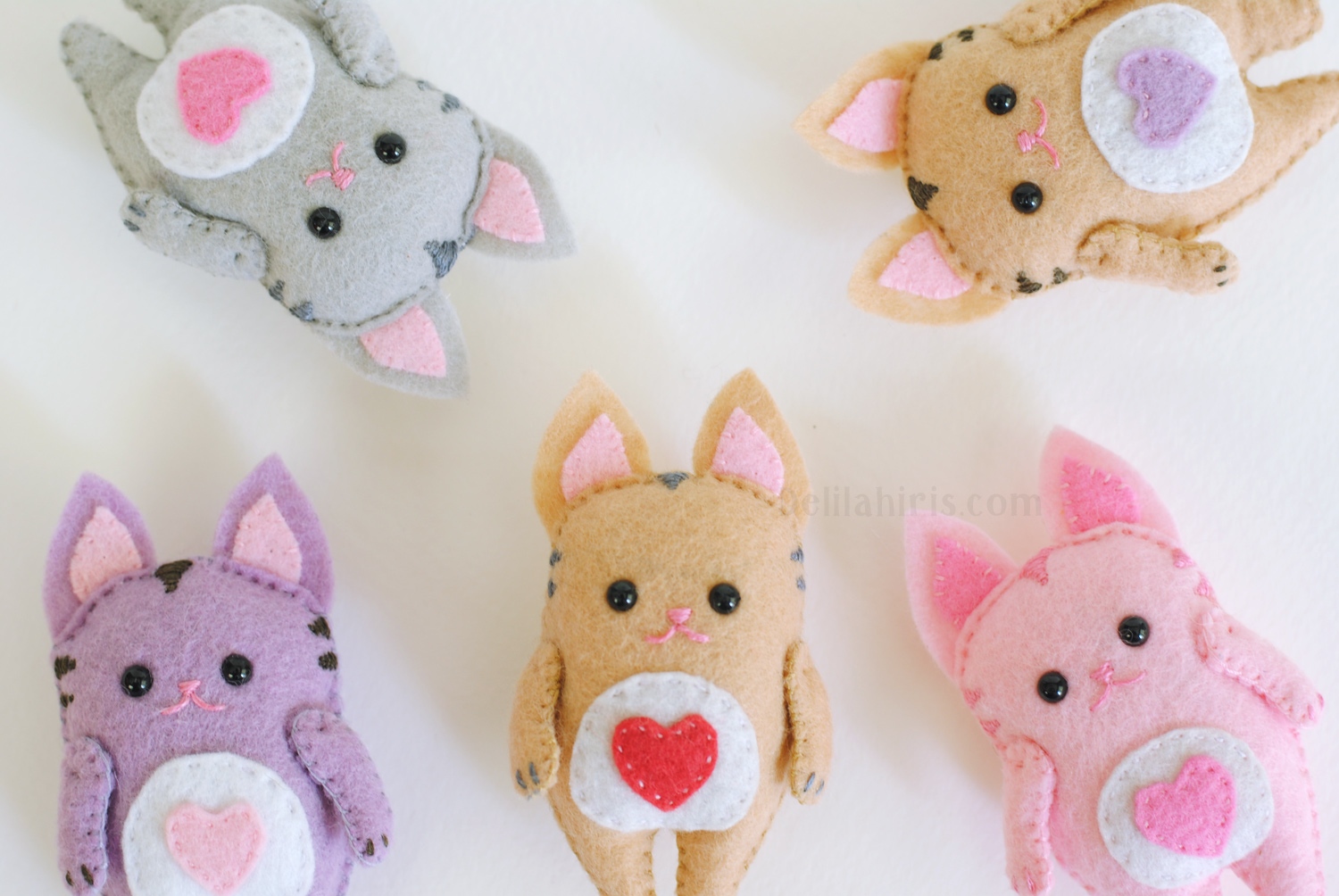 Free stuffed cat sewing pattern and tutorial